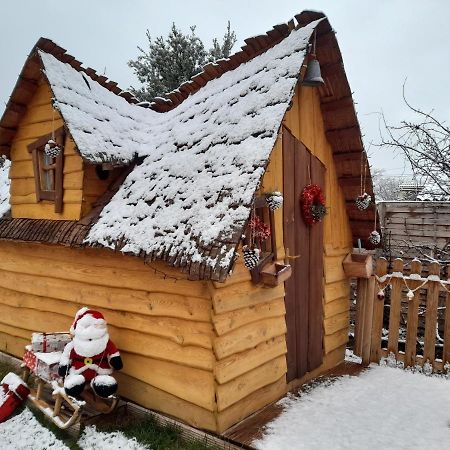 Cabane Enchantee Carpentras Exterior photo