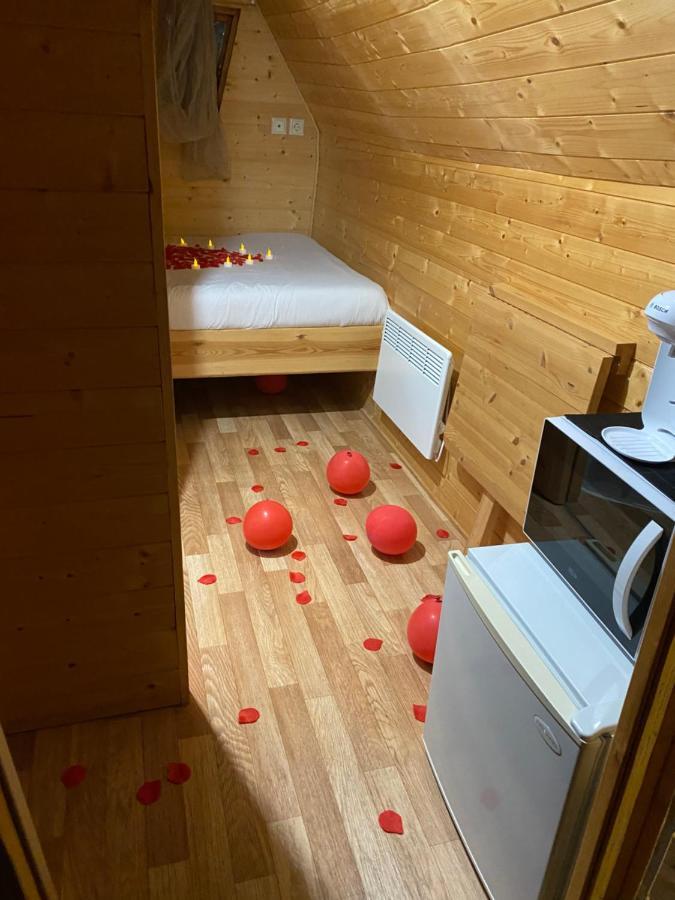 Cabane Enchantee Carpentras Exterior photo