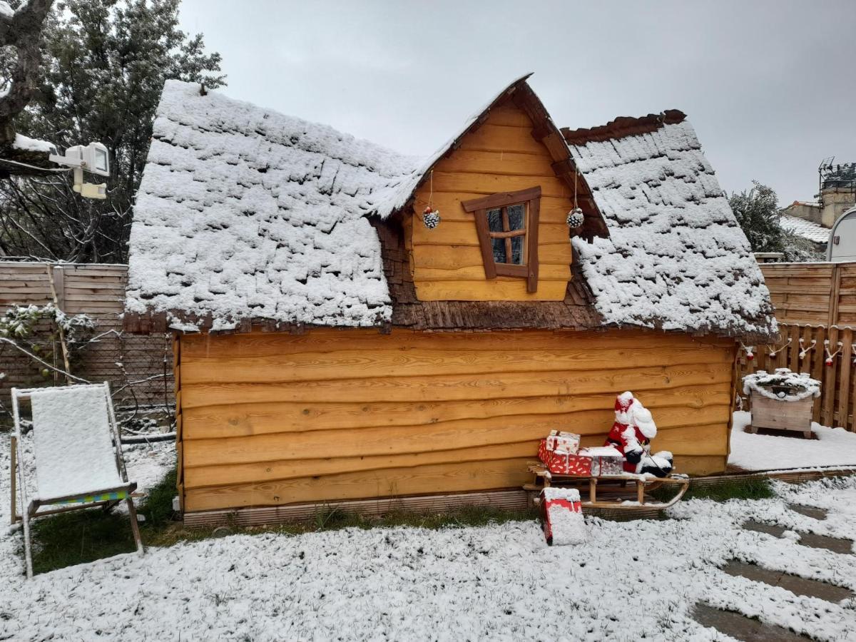 Cabane Enchantee Carpentras Exterior photo